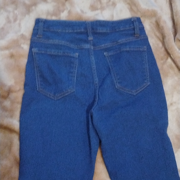4/$20 Medium wash high waisted No Boundaries skinny jeans-9 - Picture 5 of 6